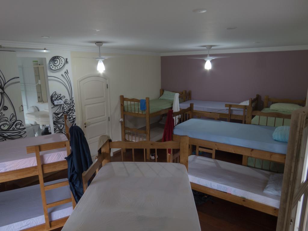Canguru Hostel Парати Экстерьер фото