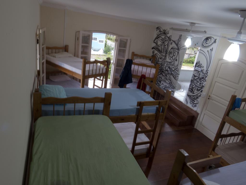Canguru Hostel Парати Экстерьер фото