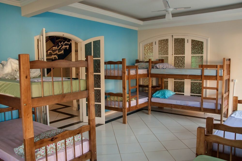 Canguru Hostel Парати Экстерьер фото