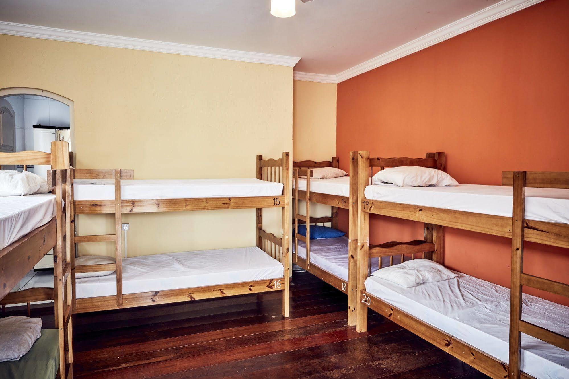 Canguru Hostel Парати Экстерьер фото