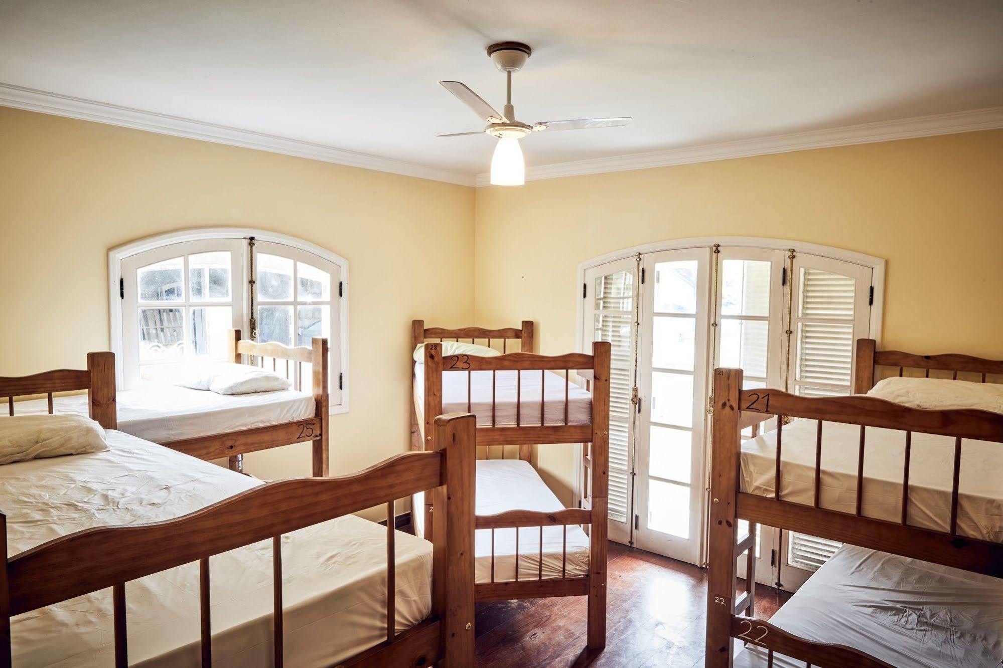 Canguru Hostel Парати Экстерьер фото
