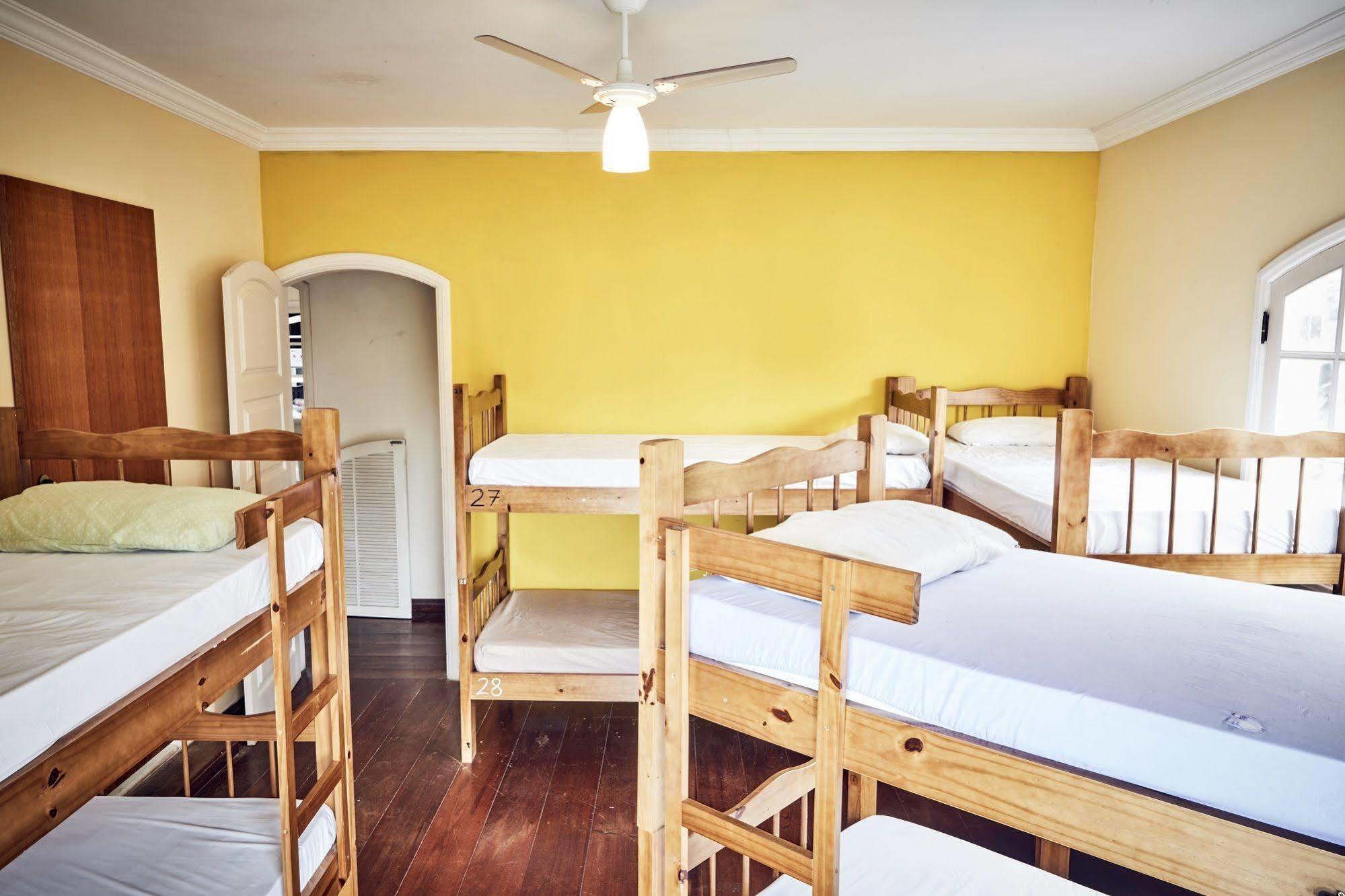 Canguru Hostel Парати Экстерьер фото