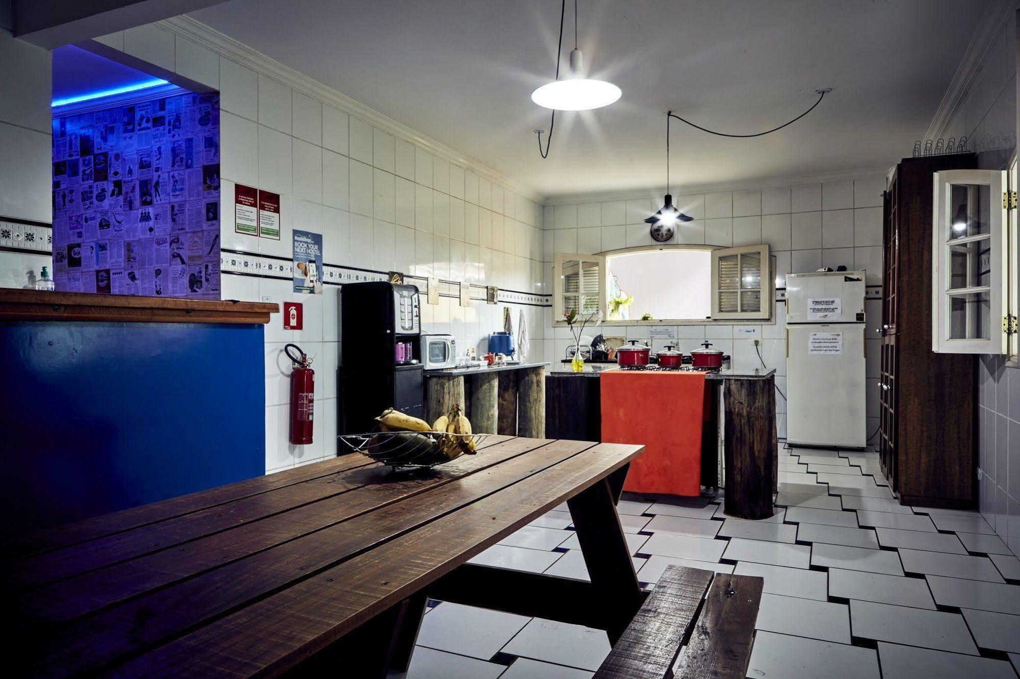 Canguru Hostel Парати Экстерьер фото